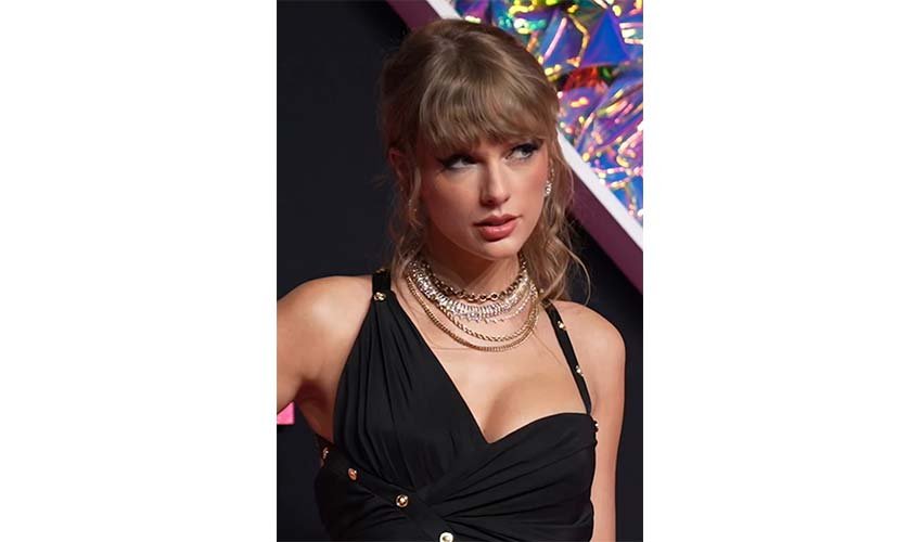 You are currently viewing Taylor Swift’s Fan Dies Suddenly at Music Concert